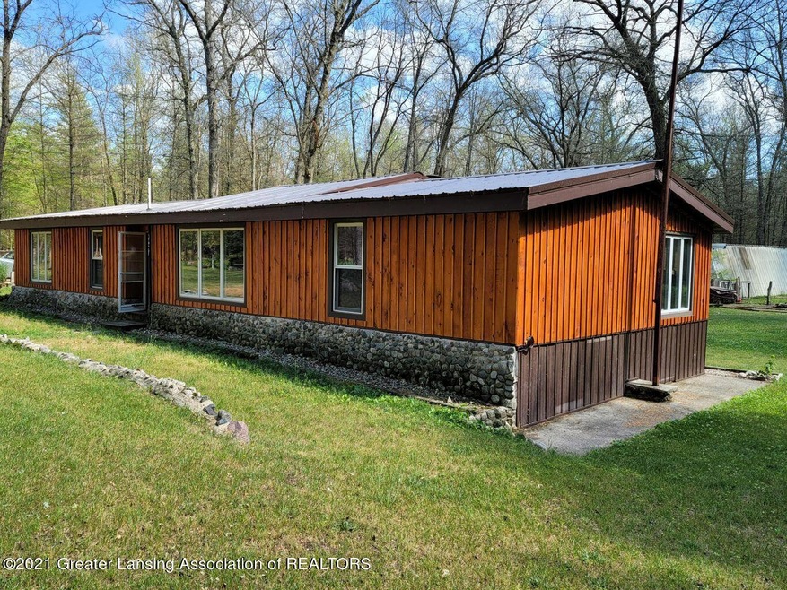 380 E Lincoln St, Brohman, MI 49312 - photo 1