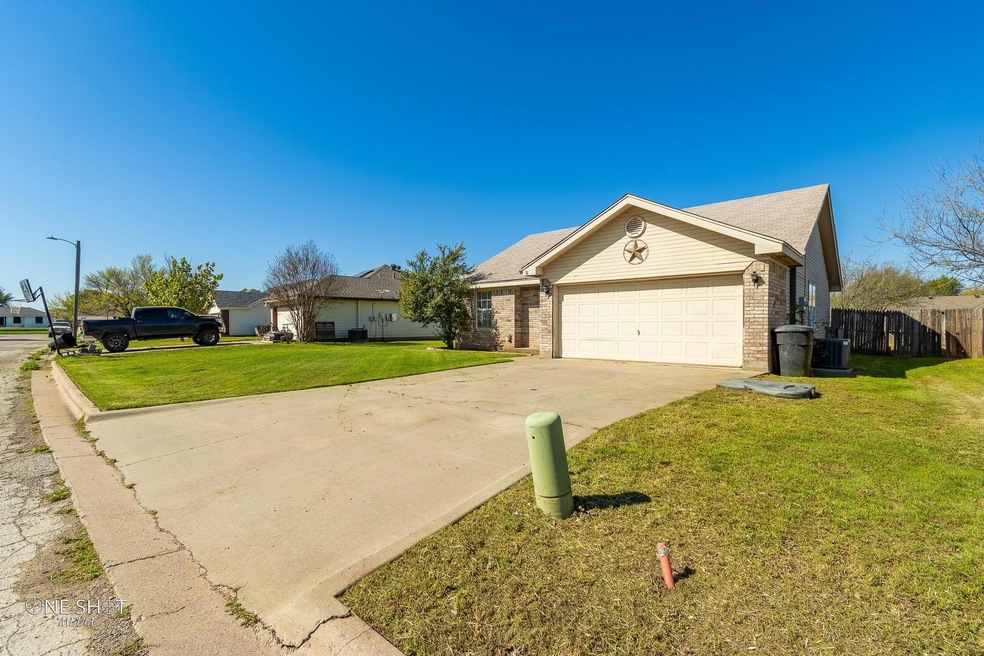 7618 Patricia Ln, Abilene, TX 79606 - photo 1