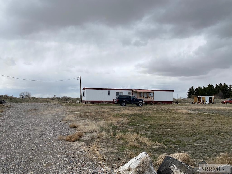 88 N 950 W, Blackfoot, ID 83221 - photo 1