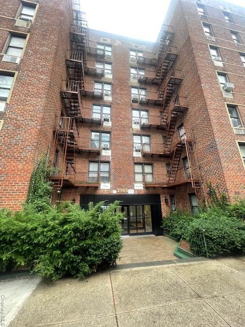 Glendale Garden unit 4F, Bronx, NY 10462 - photo 1