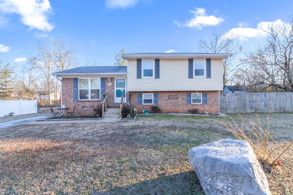 583 Pinewood Cir-34