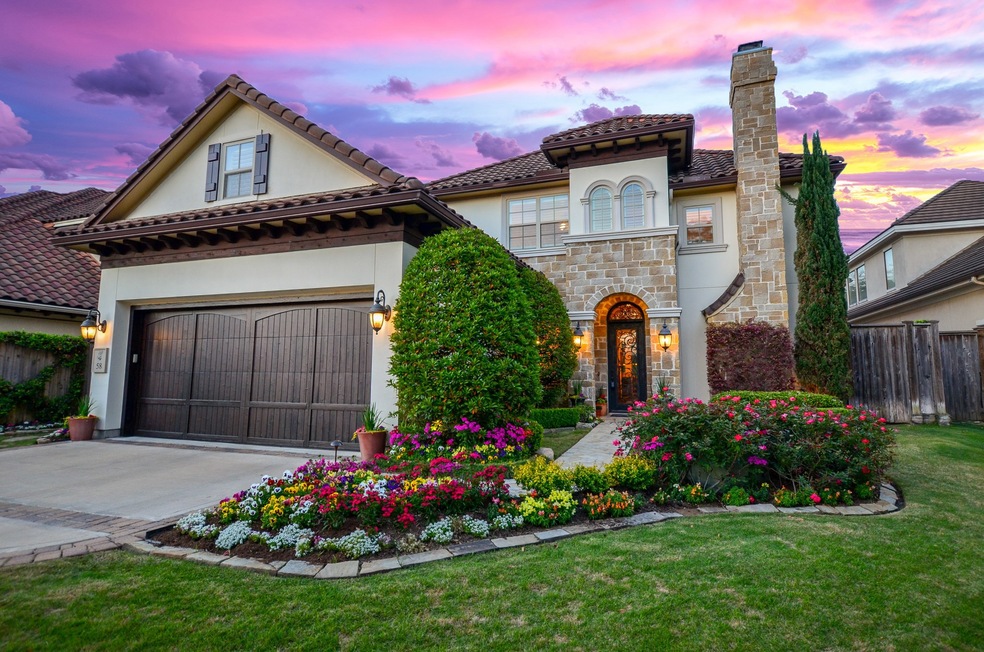 58 N Creekside Ct, Houston, TX 77055 - photo 1