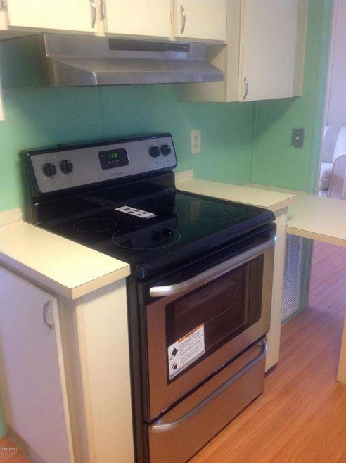 705 Gladiolus Dr, Sebastian, FL 32976 - photo 1