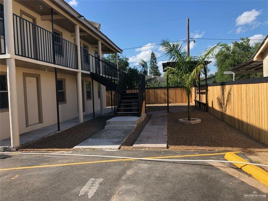 304 San Vicente Dr, Alamo, TX 78516 - photo 1