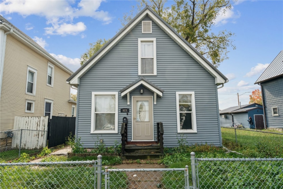 523 6th Ave SW, Cedar Rapids, IA 52404 - photo 1