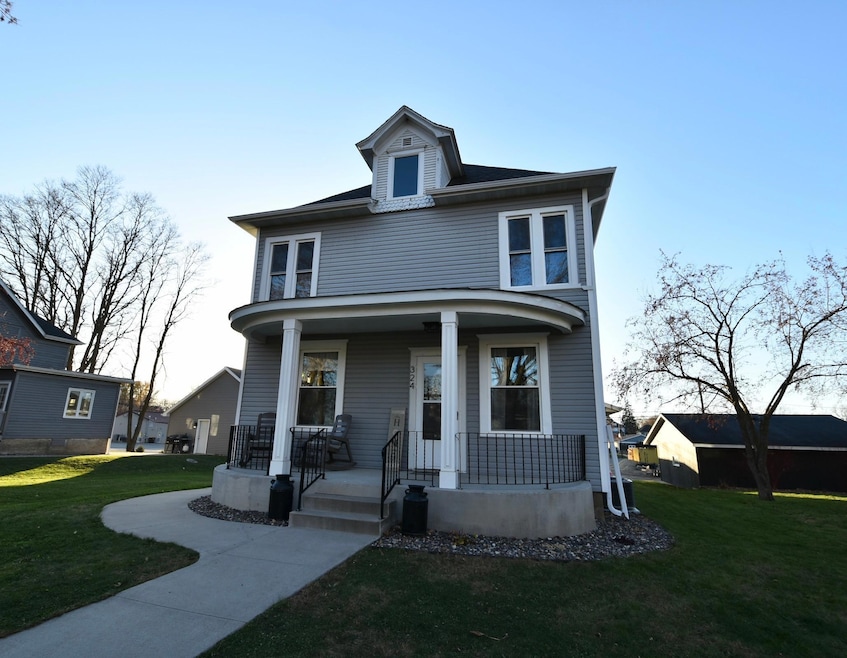 324 2nd Ave, Wanamingo, MN 55983 - photo 1