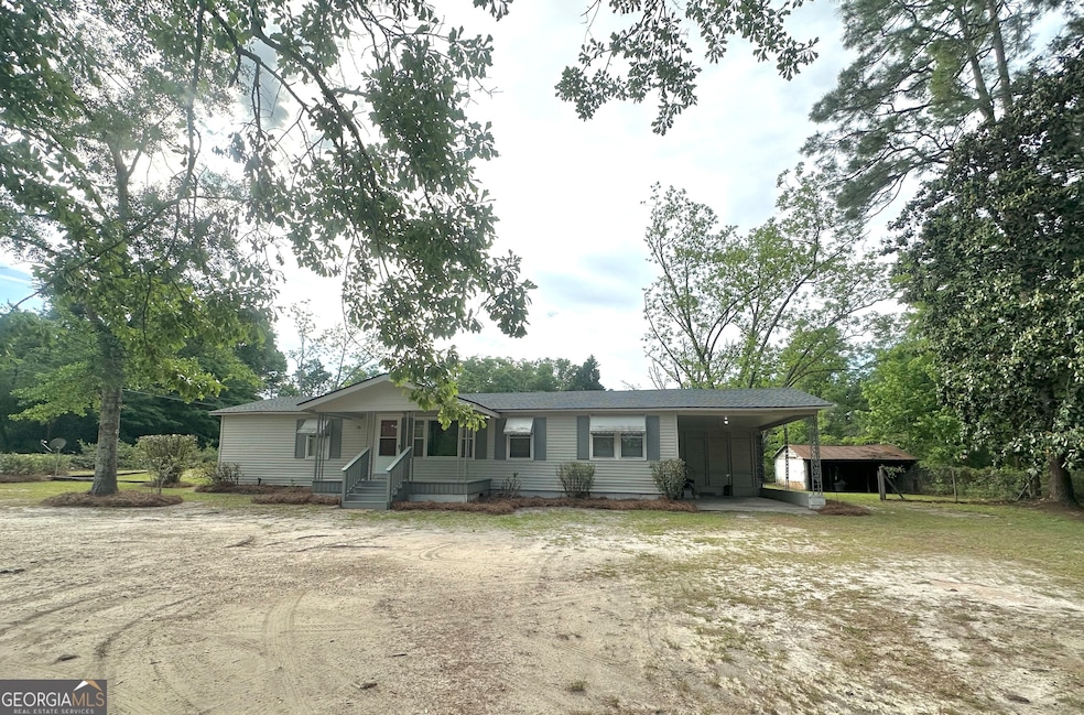 75 N Irwinton Ave, Mc Rae Helena, GA 31037 - photo 1