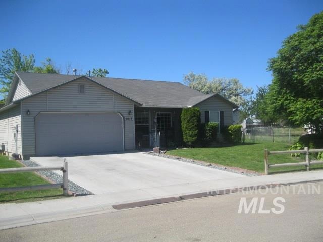 1817 S Woodland Dr, Nampa, ID 83686 - photo 1