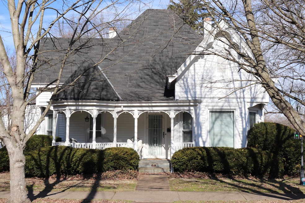 403 E 4th St, Augusta, KY 41002 - photo 1