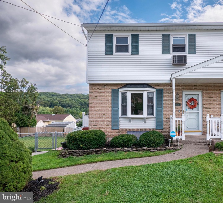 1226 Salisbury Rd, Allentown, PA 18103 - photo 1