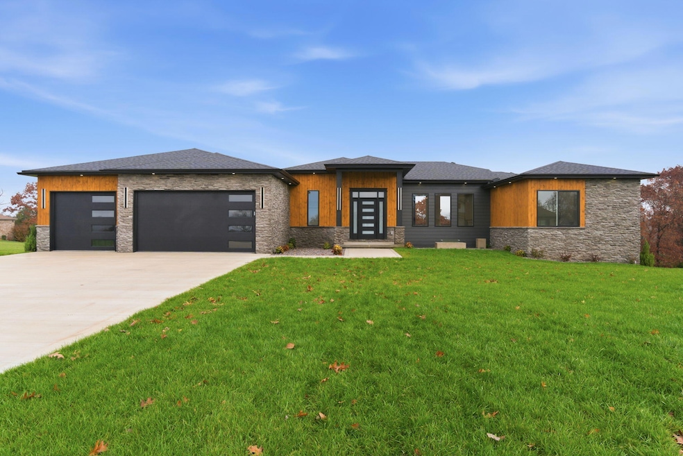 318 Sunset Dr, Saddlebrooke, MO 65630 - photo 1