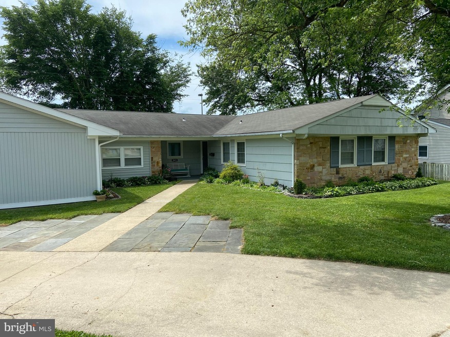 2423 Kinderbrook Ln, Bowie, MD 20715 - photo 1