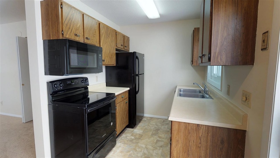 F1 Grandview Dr unit F1, South Burlington, VT 05403 - photo 1