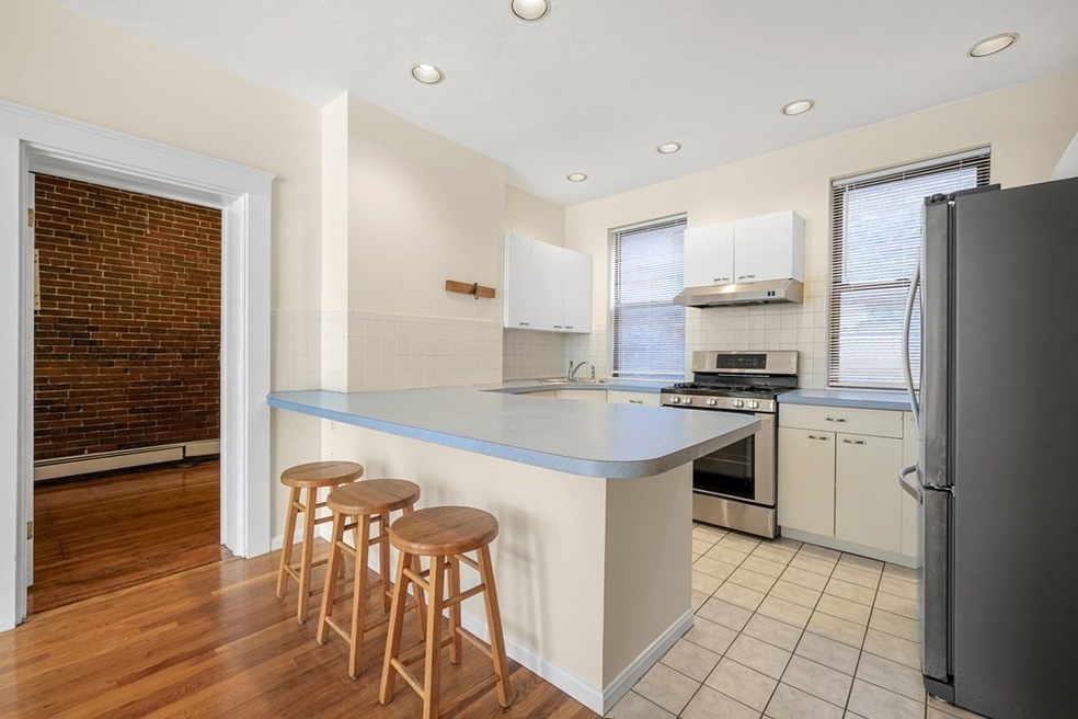 15 Thacher St unit 2, Boston, MA 02113 - photo 1
