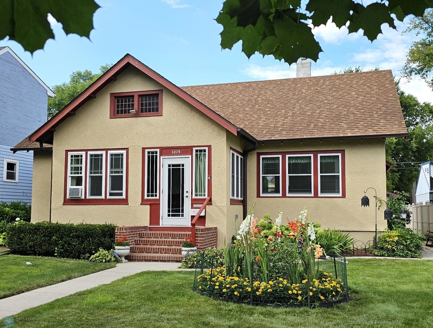 1015 4th Ave S, Fargo, ND 58103 - photo 1