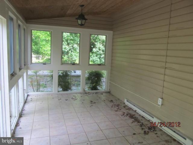 3601C S Mountain Rd, Knoxville, MD 21758 - photo 1