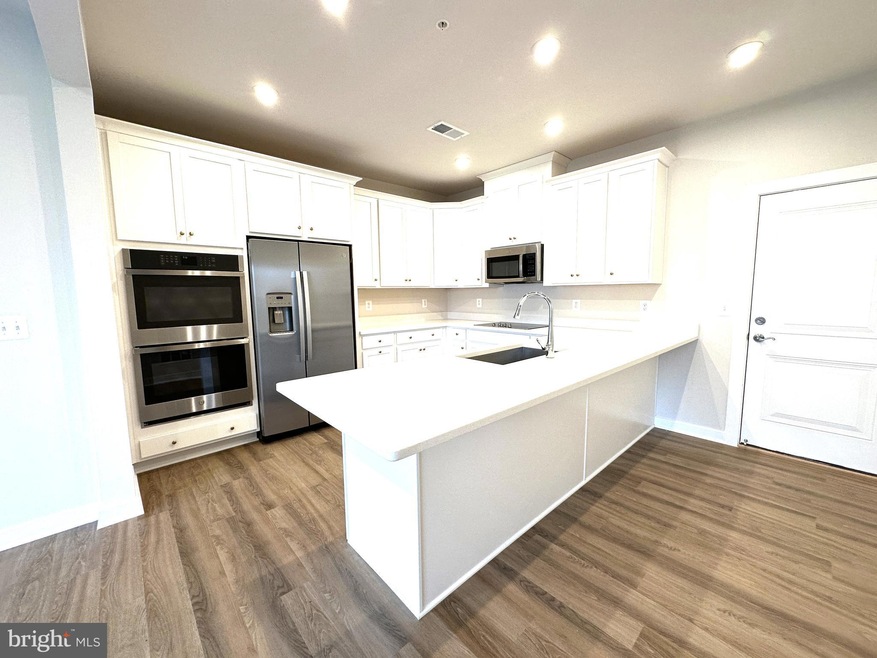 43736 Transit Square unit 171, Ashburn, VA 20147 - photo 1