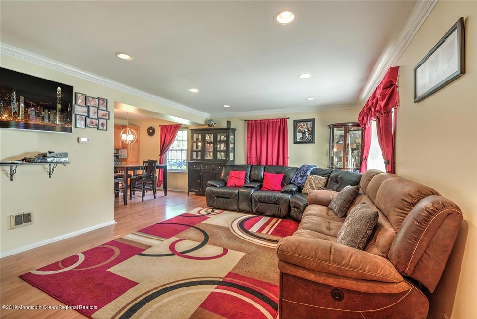 03-LIVING ROOM