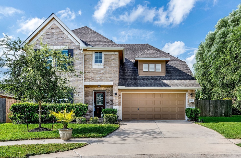 229 Midtown Park Dr, Alvin, TX 77511 - photo 1