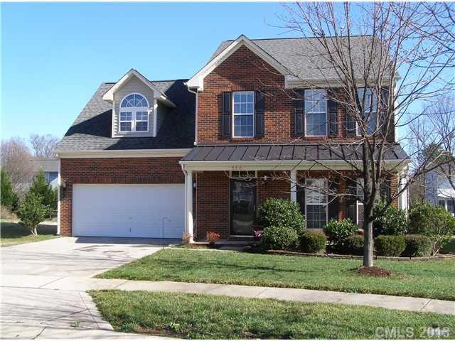 Exterior Front - Great curb appeal! Inviiting fron