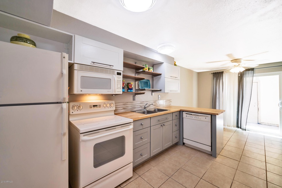 Open Sunny Kitchen
