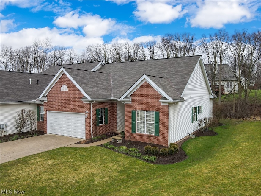 689 Elmwood Point unit 23, Aurora, OH 44202 - photo 1