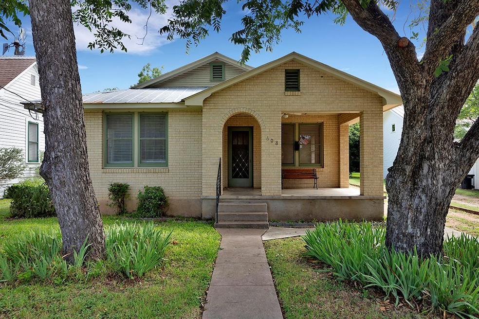 608 W Creek St, Fredericksburg, TX 78624 - photo 1