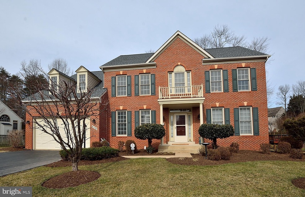 8894 Crosspointe Glen Way, Lorton, VA 22079 - photo 1