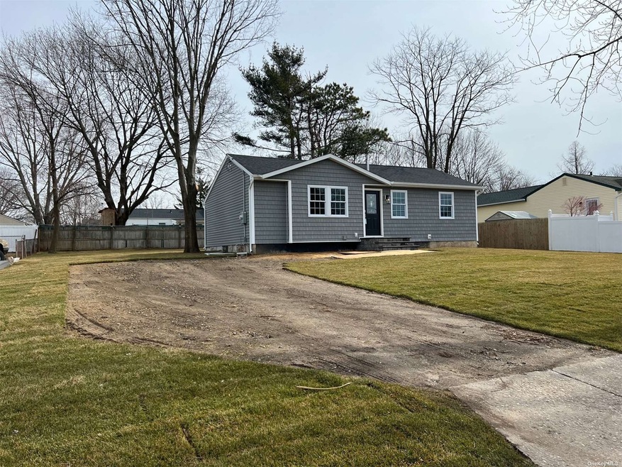 2709 Kane Ave, Medford, NY 11763 - photo 1