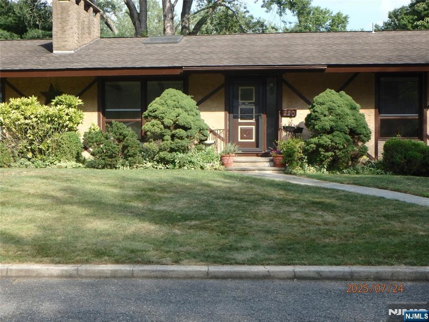 220-222 Franklin St unit 220, Northvale, NJ 07647 - photo 1