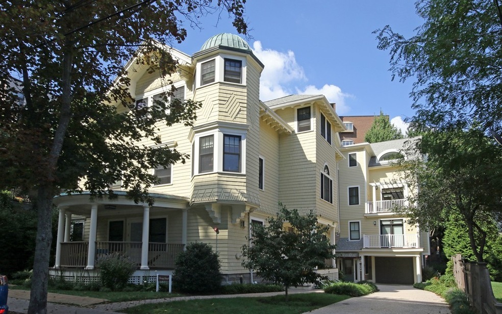 70 Sewall Ave unit 2, Brookline, MA 02446 - photo 1
