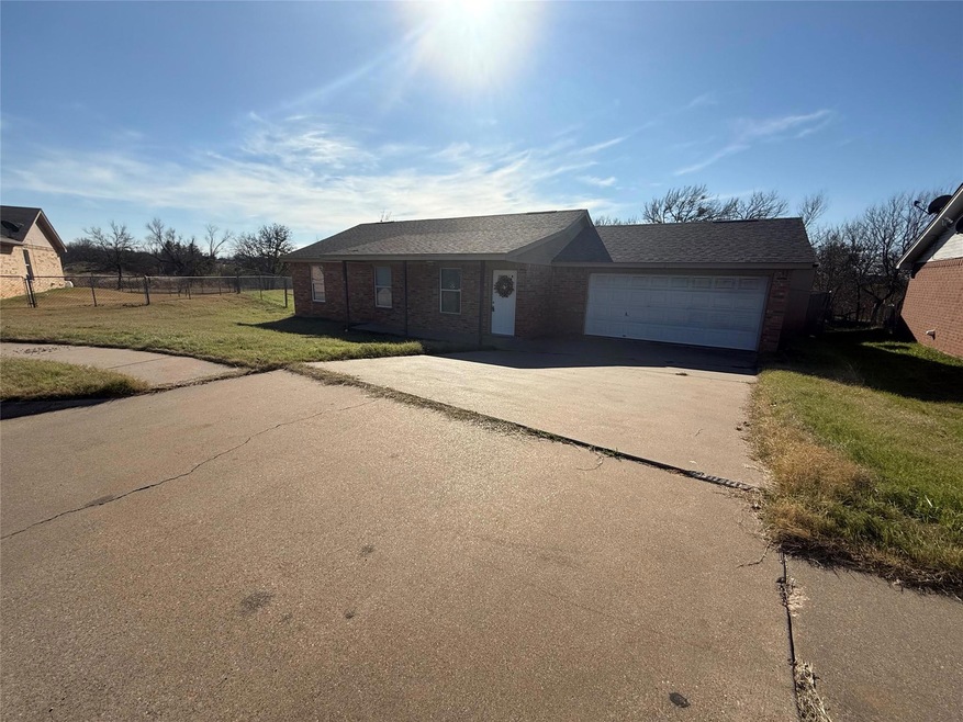 203 Dean Ct, Granbury, TX 76049 - photo 1