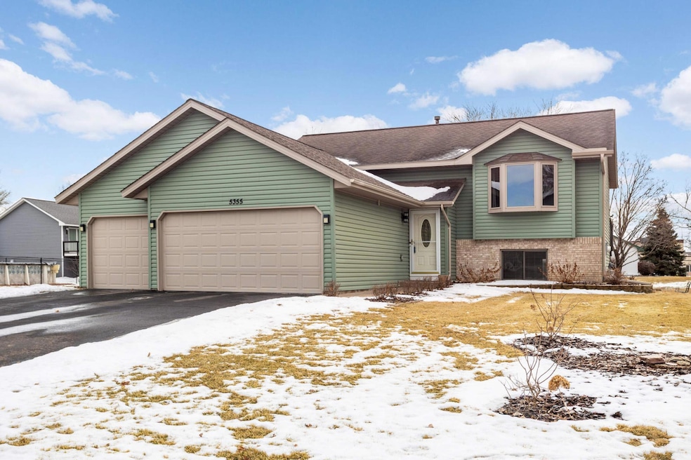 5355 141st St N, Hugo, MN 55038 - photo 1