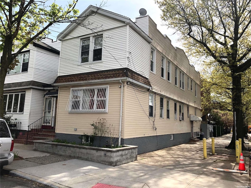 94-02 86th St, Ozone Park, NY 11416 - photo 1