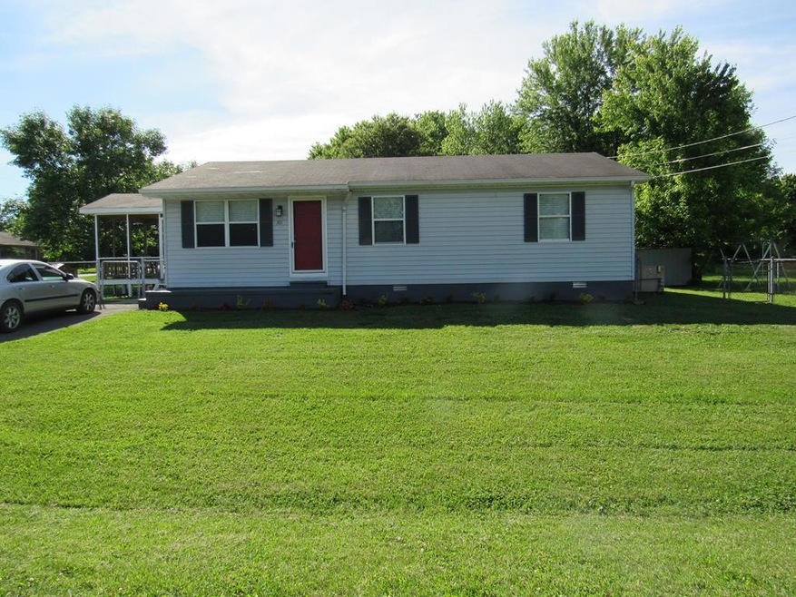 301 Pineridge Dr, Hopkinsville, KY 42240 - photo 1