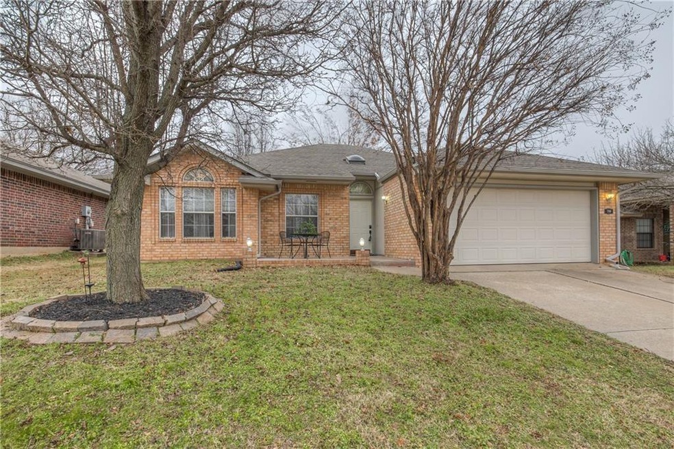 700 Coopers Hawk Dr, Norman, OK 73072 - photo 1