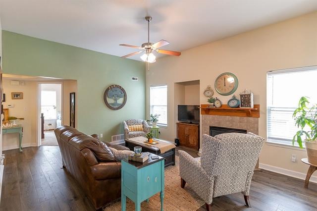 905 N Field Stone Dr, Lawrence, KS 66049 - photo 1