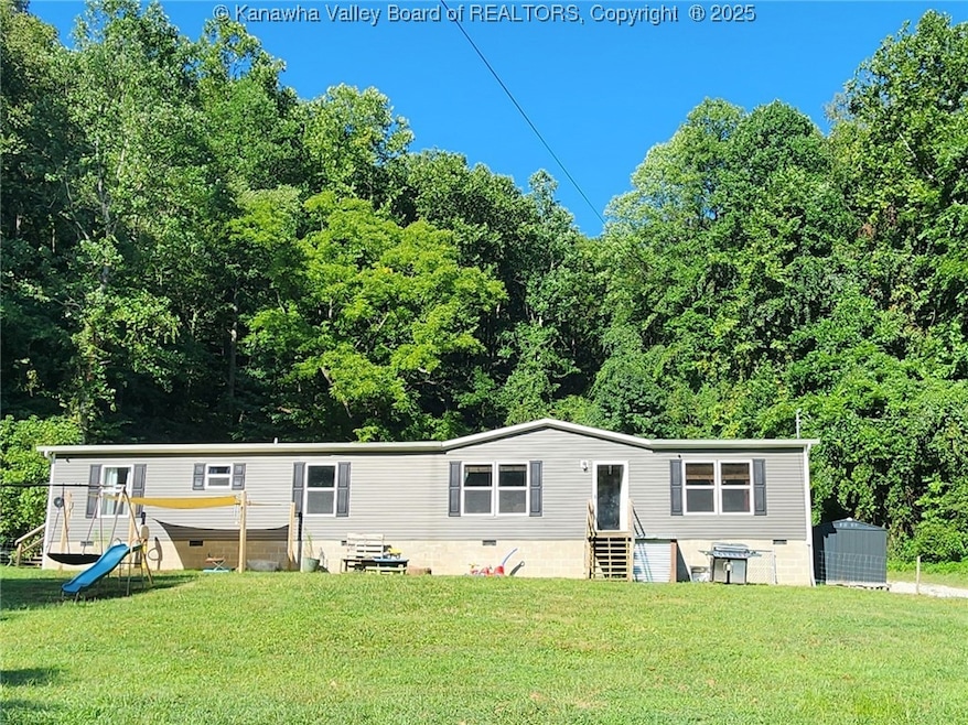 2573 Pentacre Rd, Elkview, WV 25071 - photo 1