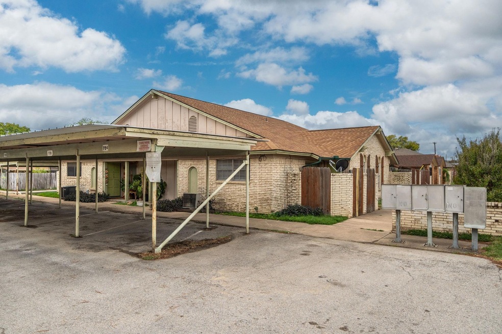 726 E Pecan St, Hurst, TX 76053 - photo 1