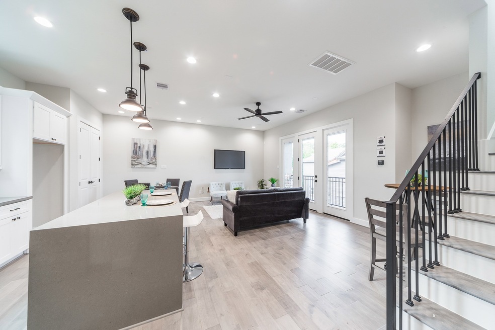 731 W 27th St unit A, Houston, TX 77008 - photo 1