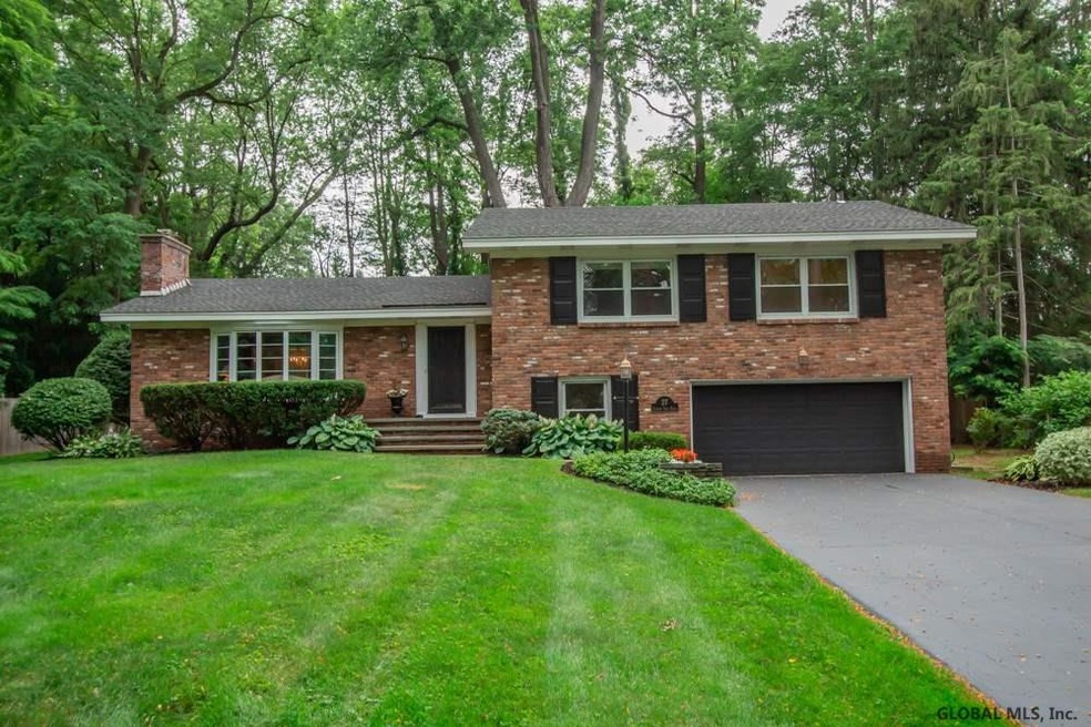 27 Cherry Tree Rd, Albany, NY 12211 - photo 1