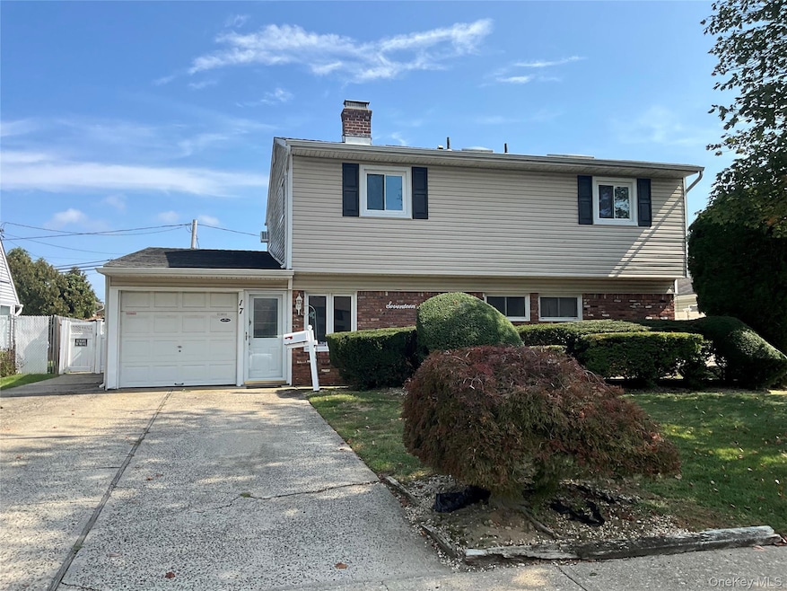 Pending $749,000 • Co-Listing Agent