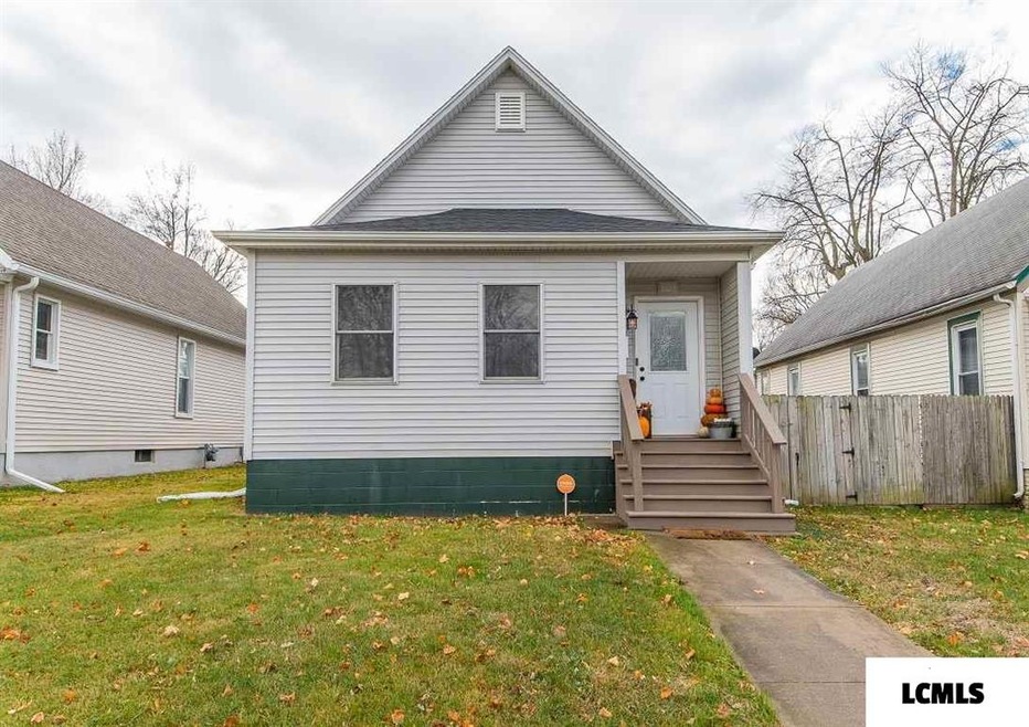 809 Decatur St, Lincoln, IL 62656 - photo 1