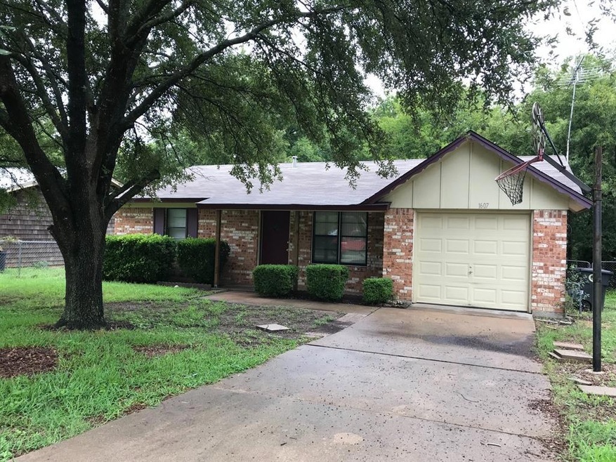 1607 Mcanear St, Cleburne, TX 76033 - photo 1