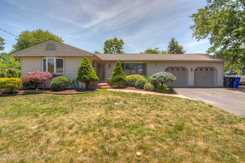 95 Oak Tree Ln, Toms River, NJ 08753 - photo 1