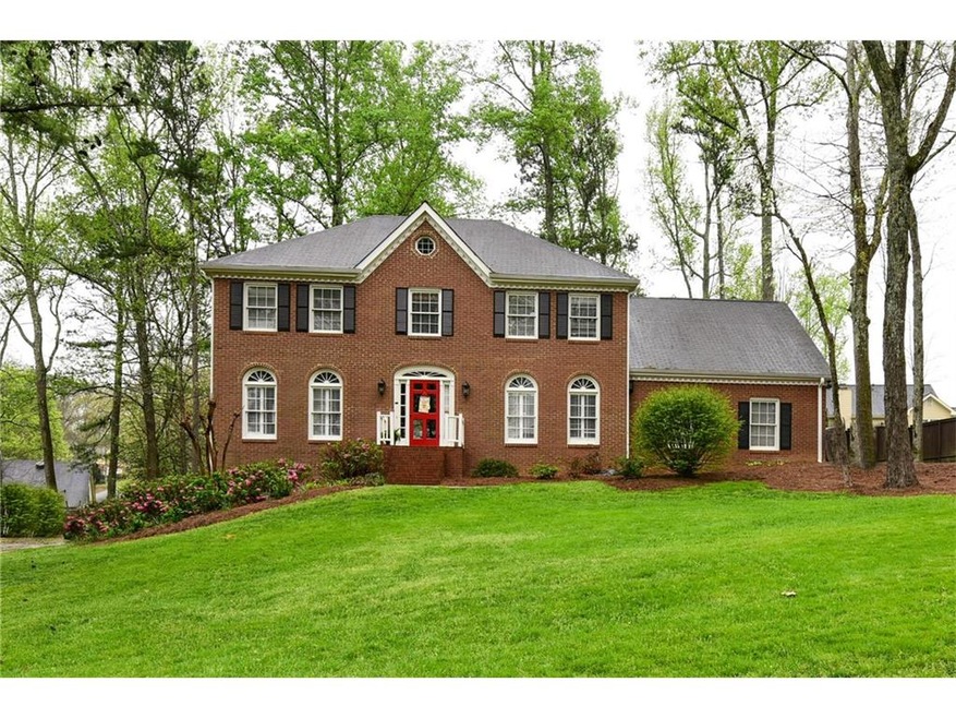 Beautiful cul-d-sac lot in very desirable heart of