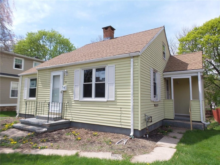 Exterior Front Right