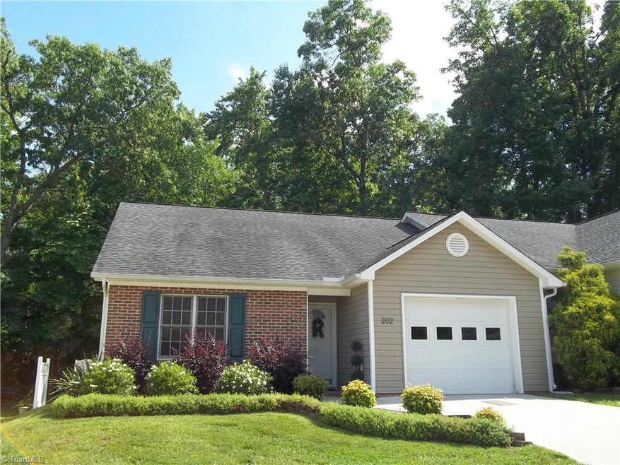 350 Stowe Ave unit 202, Asheboro, NC 27203 - photo 1