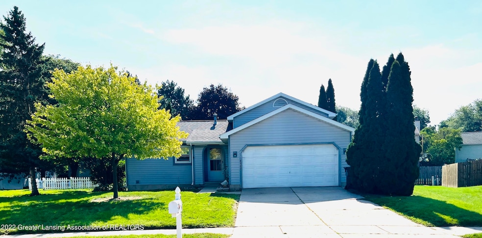 4803 Moultrie Cir, Lansing, MI 48917 - photo 1
