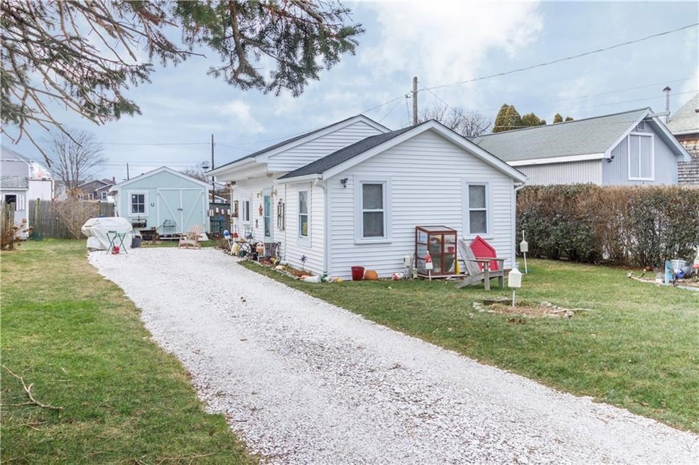 136 Islington Ave, Portsmouth, RI 02871 - photo 1